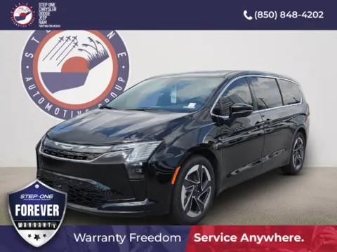 Black 2027 Chrysler Pacifica Limited for sale in Fort Walton Beach, FL