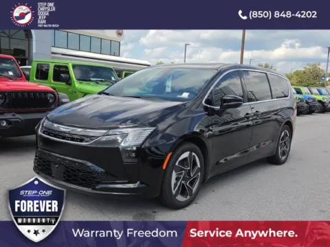 Black 2027 Chrysler Pacifica Limited for sale in Fort Walton Beach, FL