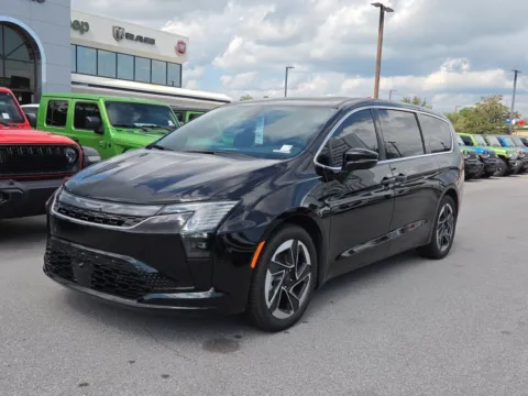 Photos of 2027 Chrysler Pacifica Limited for sale in Fort Walton Beach, FL at Step One CDJR Fiat Fort Walton Beach