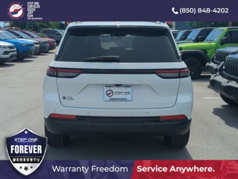 More photos of 2024 Jeep Grand Cherokee Altitude at Step One CDJR Fiat Fort Walton Beach, FL