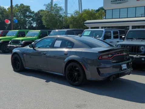 More photos of 2022 Dodge Charger R/T Scat Pack Widebody at Step One CDJR Fiat Fort Walton Beach, FL