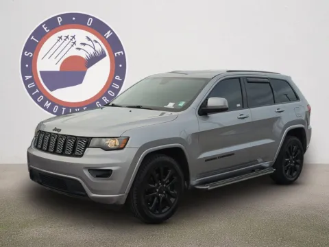 Silver 2017 Jeep Grand Cherokee Altitude for sale in Fort Walton Beach, FL
