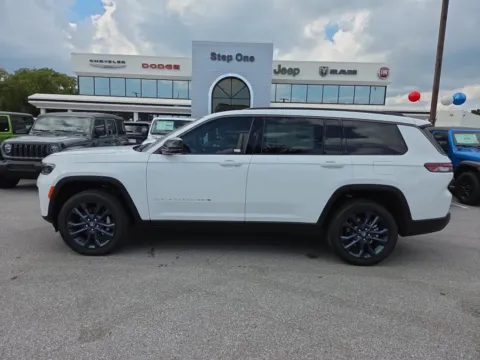 More photos of 2026 Jeep Grand Cherokee L at Step One CDJR Fiat Fort Walton Beach, FL