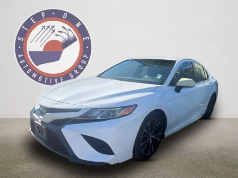 White 2018 Toyota Camry SE for sale in Fort Walton Beach, FL