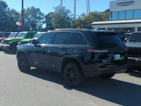 More photos of 2026 Jeep Grand Cherokee Altitude at Step One CDJR Fiat Fort Walton Beach, FL