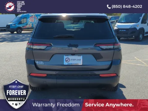 More photos of 2023 Jeep Grand Cherokee L Altitude at Step One CDJR Fiat Fort Walton Beach, FL