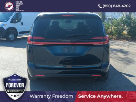More photos of 2022 Chrysler Pacifica Limited at Step One CDJR Fiat Fort Walton Beach, FL