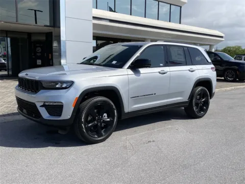 More photos of 2025 Jeep Grand Cherokee Limited at Step One CDJR Fiat Fort Walton Beach, FL