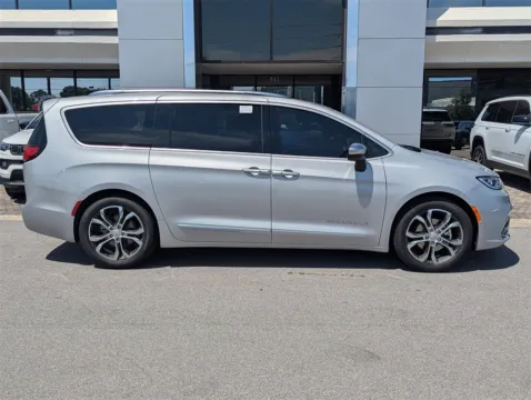 More photos of 2026 Chrysler Pacifica Pinnacle at Step One CDJR Fiat Fort Walton Beach, FL