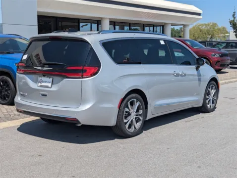 More photos of 2026 Chrysler Pacifica Pinnacle at Step One CDJR Fiat Fort Walton Beach, FL
