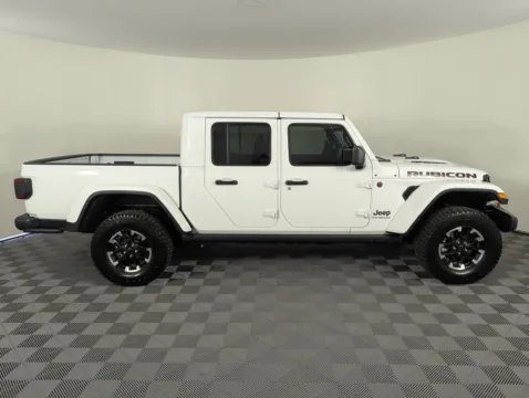 More photos of 2025 Jeep Gladiator Rubicon at Step One CDJR Fiat Fort Walton Beach, FL