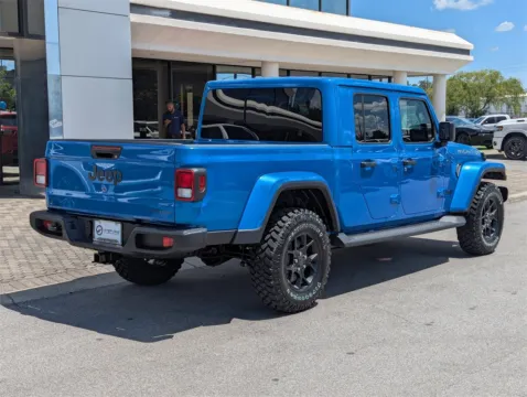 More photos of 2025 Jeep Gladiator Sport at Step One CDJR Fiat Fort Walton Beach, FL