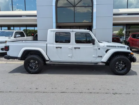 More photos of 2025 Jeep Gladiator Sport at Step One CDJR Fiat Fort Walton Beach, FL