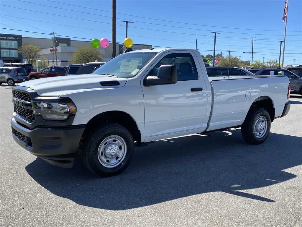 2023 Ram 2500 Tradesman photo 3