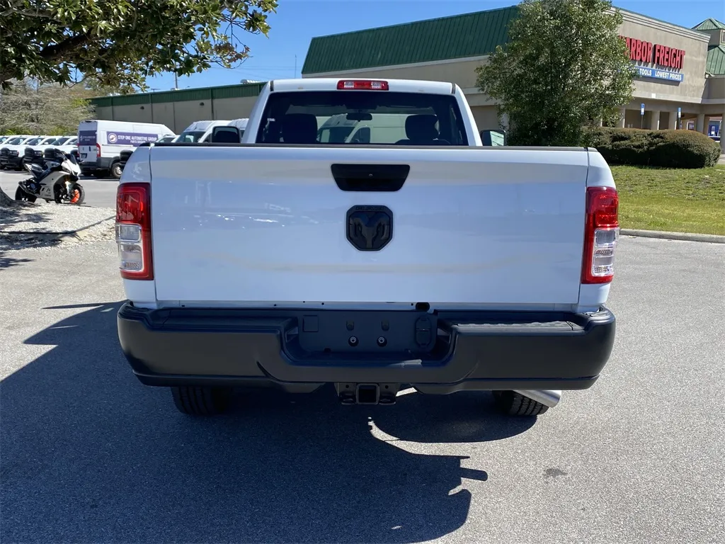 2023 Ram 2500 Tradesman photo 2