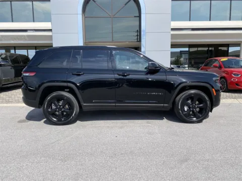 More photos of 2025 Jeep Grand Cherokee Limited at Step One CDJR Fiat Fort Walton Beach, FL