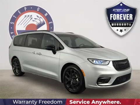 Silver 2024 Chrysler Pacifica Touring L for sale in Fort Walton Beach, FL