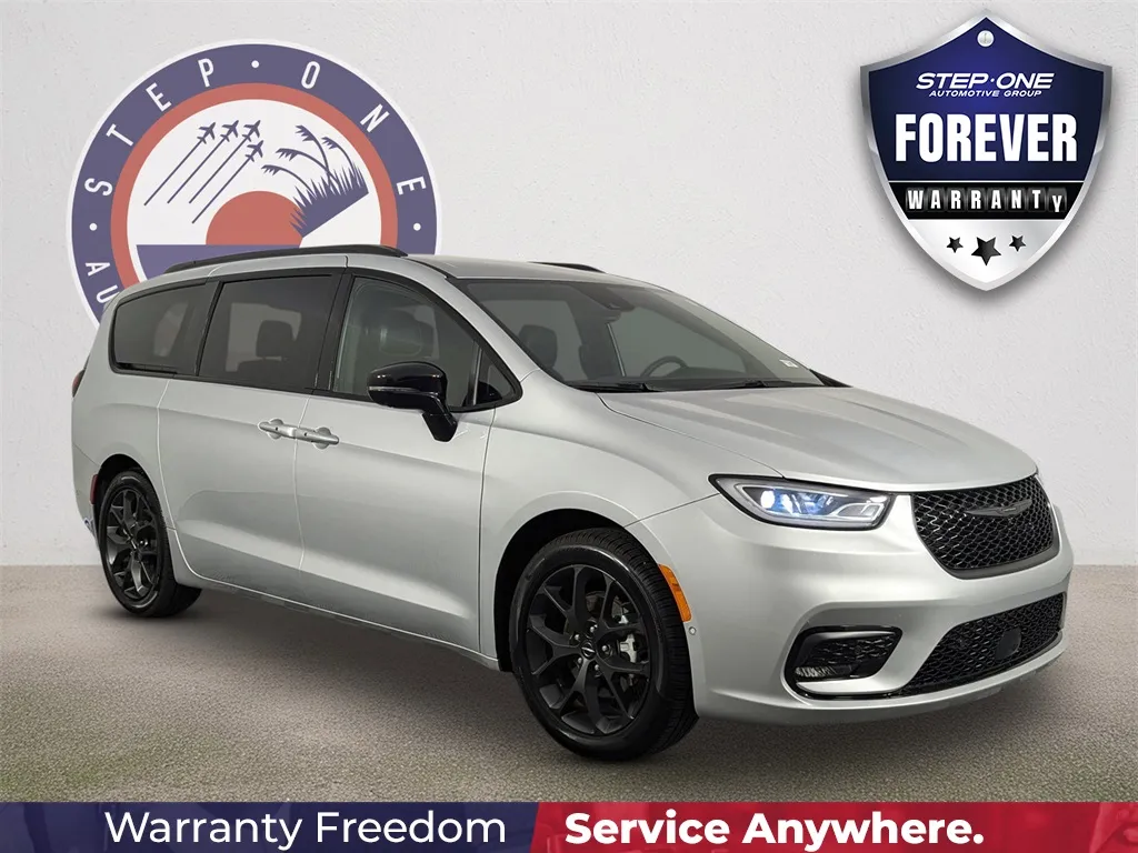 Silver 2024 Chrysler Pacifica Touring L for sale in Fort Walton Beach, FL