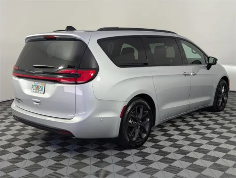 More photos of 2024 Chrysler Pacifica Touring L at Step One CDJR Fiat Fort Walton Beach, FL