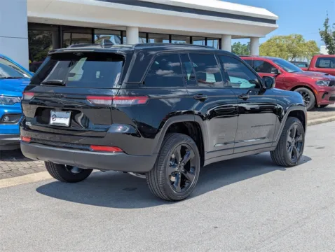 More photos of 2025 Jeep Grand Cherokee Limited at Step One CDJR Fiat Fort Walton Beach, FL