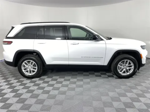 More photos of 2025 Jeep Grand Cherokee Laredo at Step One CDJR Fiat Fort Walton Beach, FL