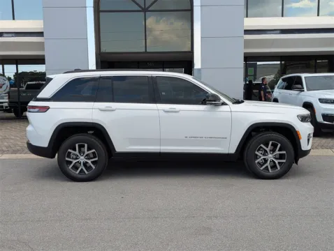 More photos of 2025 Jeep Grand Cherokee Limited at Step One CDJR Fiat Fort Walton Beach, FL