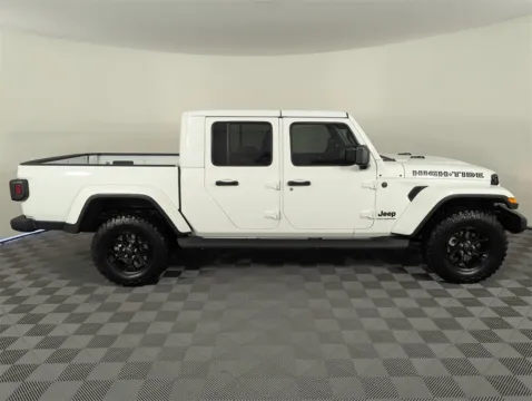 More photos of 2025 Jeep Gladiator at Step One CDJR Fiat Fort Walton Beach, FL