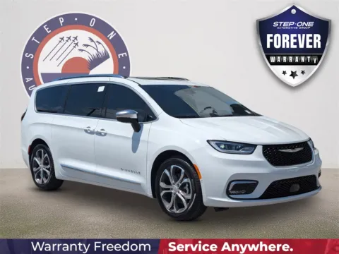 White 2026 Chrysler Pacifica Pinnacle for sale in Fort Walton Beach, FL