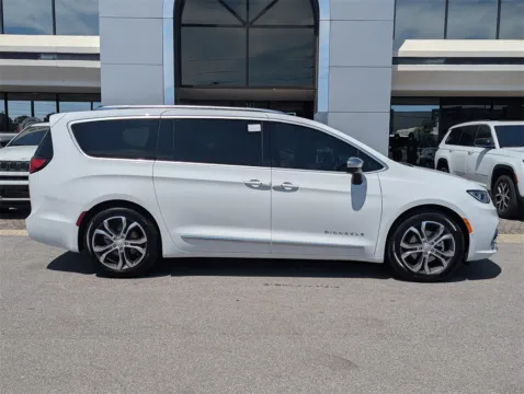 More photos of 2026 Chrysler Pacifica Pinnacle at Step One CDJR Fiat Fort Walton Beach, FL