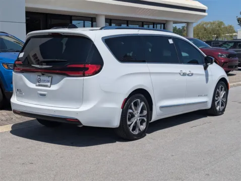 More photos of 2026 Chrysler Pacifica Pinnacle at Step One CDJR Fiat Fort Walton Beach, FL