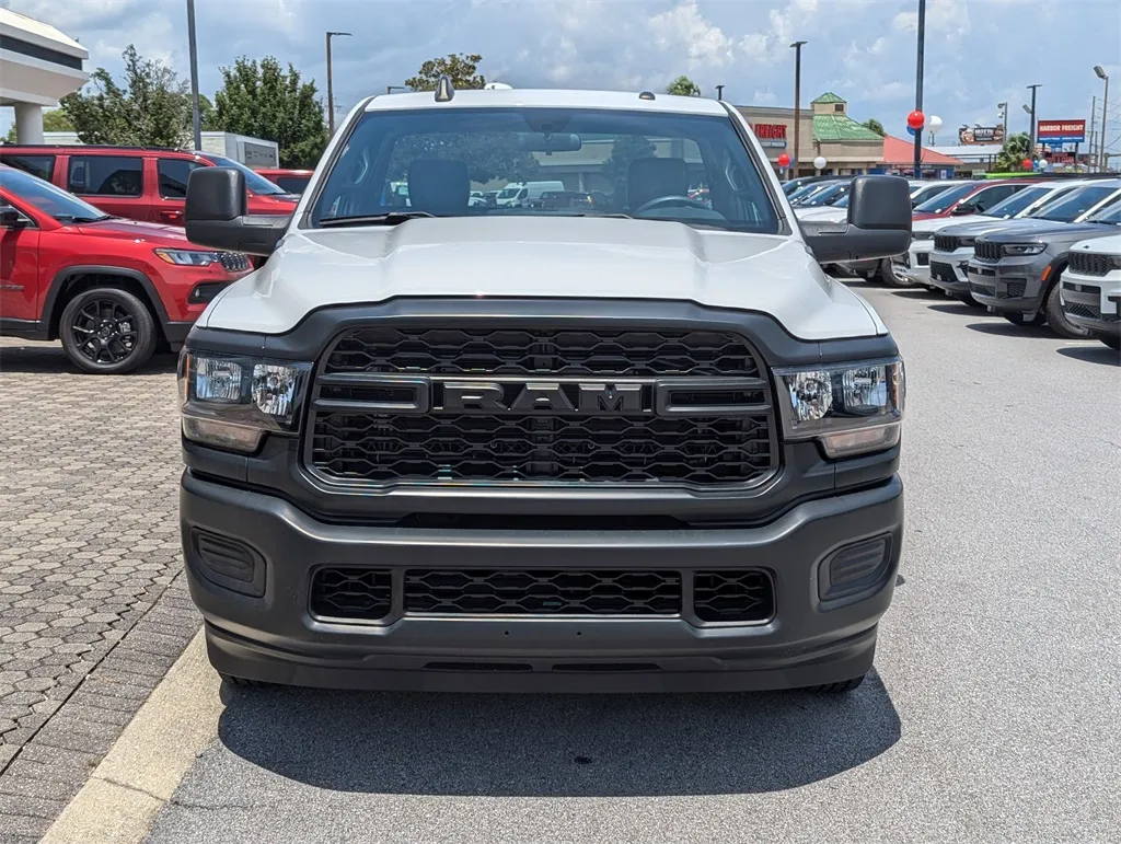 2023 Ram 2500 Tradesman photo 4