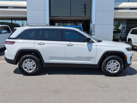 More photos of 2025 Jeep Grand Cherokee Laredo at Step One CDJR Fiat Fort Walton Beach, FL