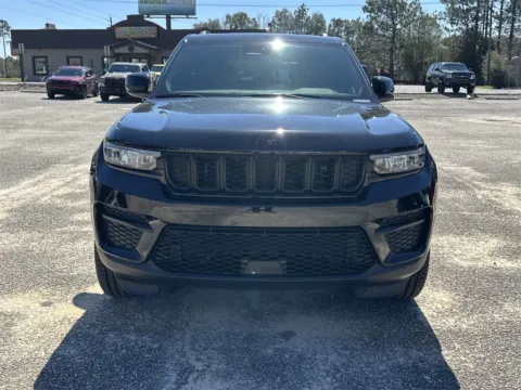 More photos of 2025 Jeep Grand Cherokee Altitude X at Step One CDJR Fiat Fort Walton Beach, FL