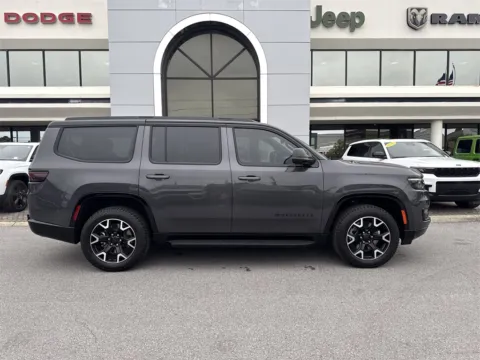 More photos of 2025 Jeep Wagoneer Series II at Step One CDJR Fiat Fort Walton Beach, FL