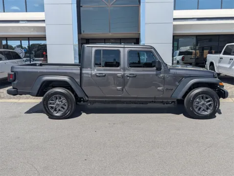 More photos of 2025 Jeep Gladiator Sport at Step One CDJR Fiat Fort Walton Beach, FL