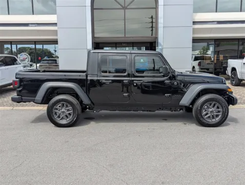 More photos of 2025 Jeep Gladiator Sport at Step One CDJR Fiat Fort Walton Beach, FL