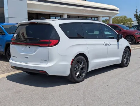 More photos of 2026 Chrysler Pacifica Limited at Step One CDJR Fiat Fort Walton Beach, FL