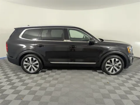 More photos of 2022 Kia Telluride EX at Step One CDJR Fiat Fort Walton Beach, FL