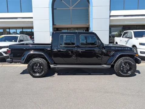 More photos of 2025 Jeep Gladiator at Step One CDJR Fiat Fort Walton Beach, FL