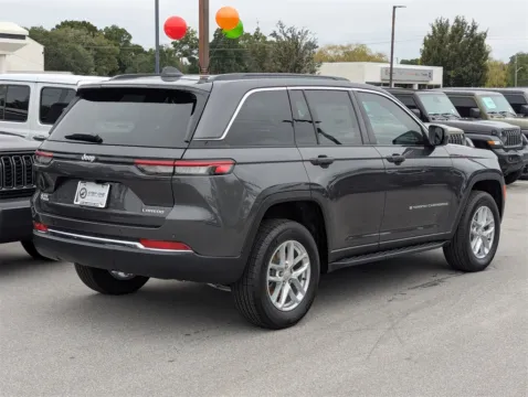 More photos of 2025 Jeep Grand Cherokee Laredo X at Step One CDJR Fiat Fort Walton Beach, FL