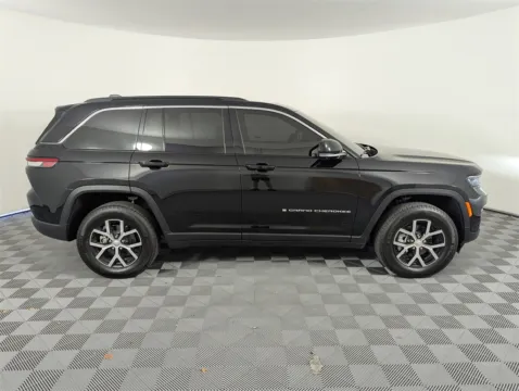 More photos of 2025 Jeep Grand Cherokee Limited at Step One CDJR Fiat Fort Walton Beach, FL