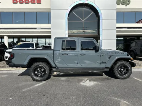 More photos of 2025 Jeep Gladiator High Tide at Step One CDJR Fiat Fort Walton Beach, FL