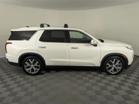 More photos of 2021 Hyundai Palisade SEL at Step One CDJR Fiat Fort Walton Beach, FL