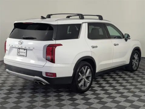 More photos of 2021 Hyundai Palisade SEL at Step One CDJR Fiat Fort Walton Beach, FL