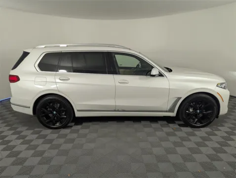 More photos of 2021 BMW X7 xDrive40i at Step One CDJR Fiat Fort Walton Beach, FL