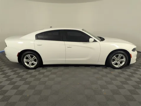 More photos of 2019 Dodge Charger SXT at Step One CDJR Fiat Fort Walton Beach, FL