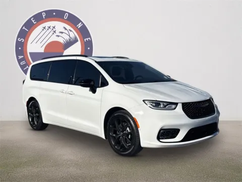 Photos of 2026 Chrysler Pacifica Limited for sale in Fort Walton Beach, FL at Step One CDJR Fiat Fort Walton Beach