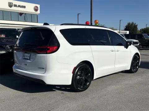 More photos of 2026 Chrysler Pacifica Limited at Step One CDJR Fiat Fort Walton Beach, FL