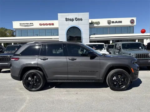 More photos of 2025 Jeep Grand Cherokee at Step One CDJR Fiat Fort Walton Beach, FL