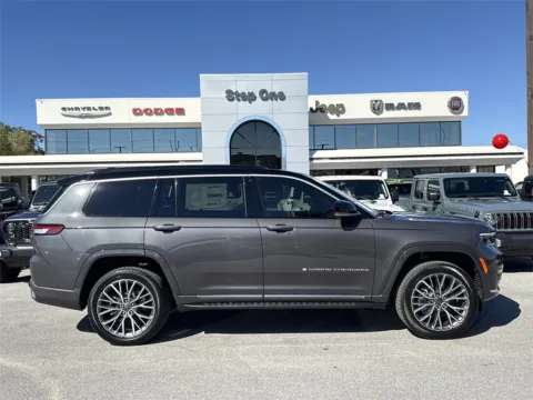 More photos of 2025 Jeep Grand Cherokee L Summit at Step One CDJR Fiat Fort Walton Beach, FL